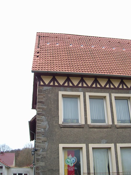 "Alte L&ouml;dingser Schule" ca. 40 defekte Ziegel